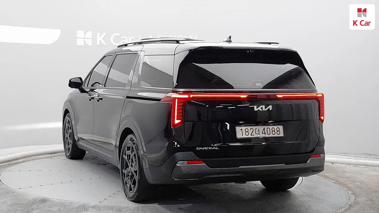 Kia Carnival 2025 photo 2