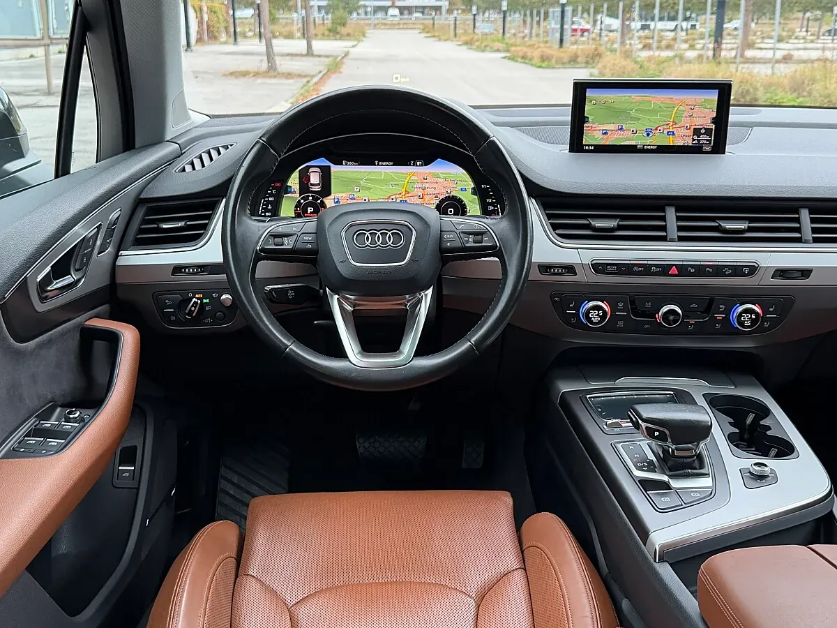 Audi Q7 2015 photo 2