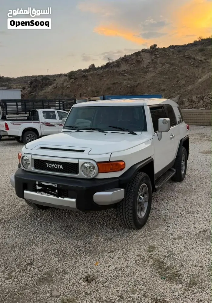 Toyota Fj 2013 photo 3