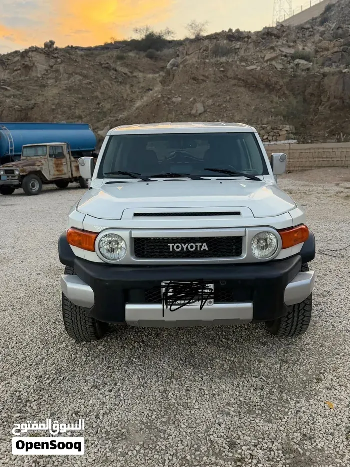 Toyota Fj 2013 photo 4