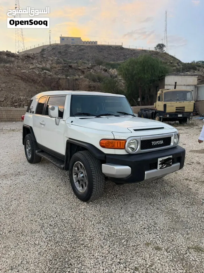 Toyota Fj 2013 photo 2