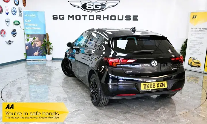 Vauxhall Astra 2018 photo 2