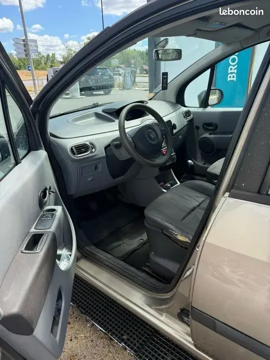 Renault Grand Modus 2010 photo 2