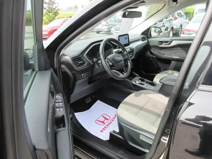 Ford Escape 2022 photo 4