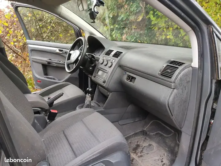 Volkswagen Touran 2005 photo 3
