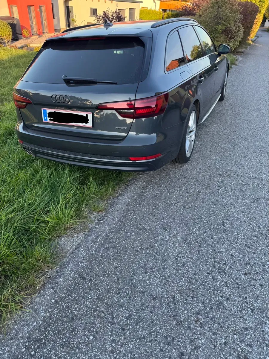 Audi A4 2018 photo 2