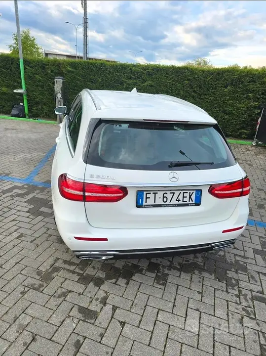 Mercedes-Benz W213 2018 photo 2