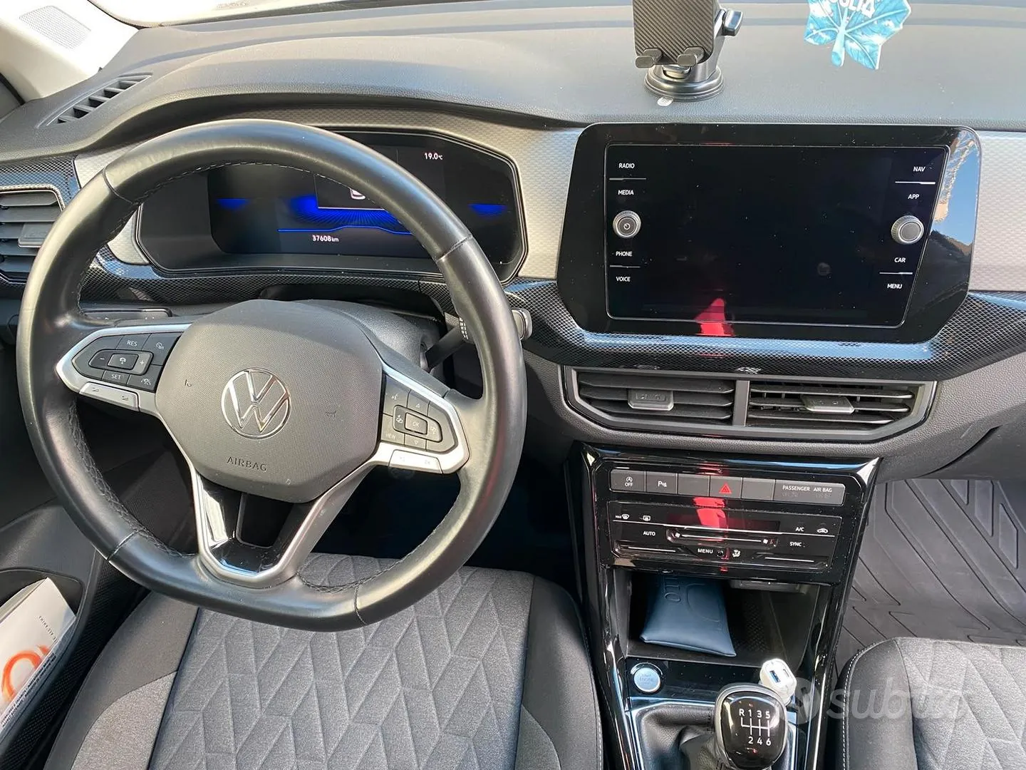 Volkswagen T-Cross 2024 photo 3
