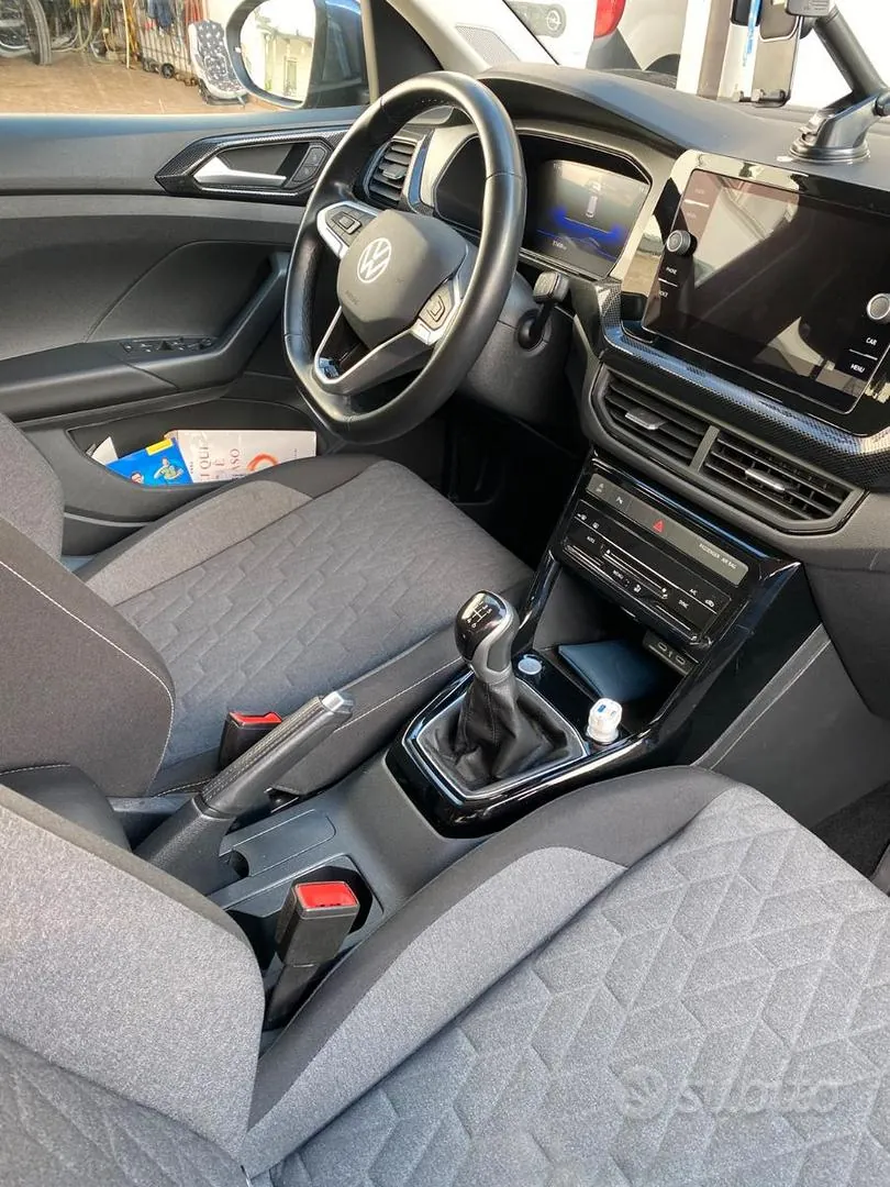 Volkswagen T-Cross 2024 photo 2