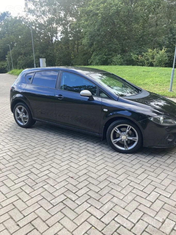 Seat Leon 2007 photo 2