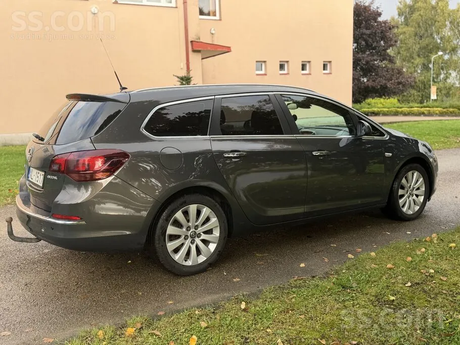 Opel Astra 2013 photo 4