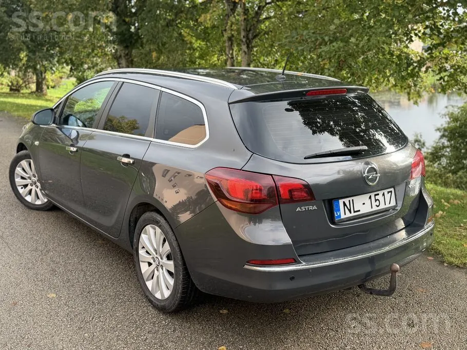 Opel Astra 2013 photo 5