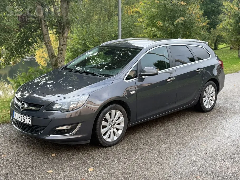 Opel Astra 2013 photo 2