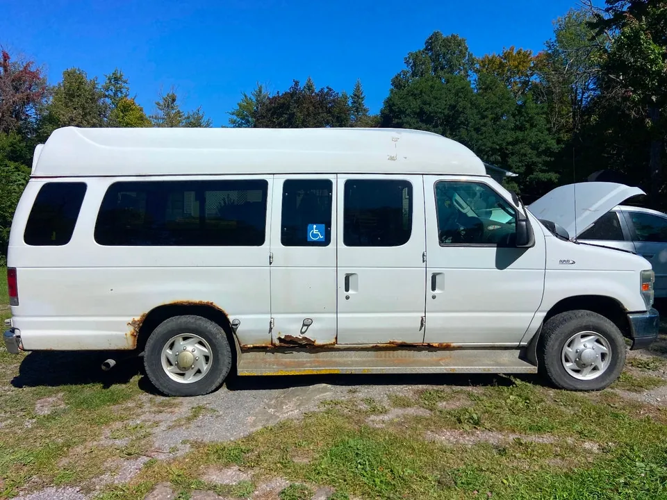 Ford E-350