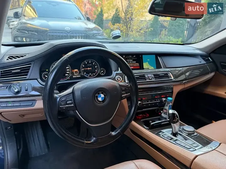 BMW 7 Series 2015 photo 5