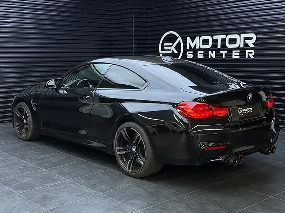 BMW M4 2017 photo 2