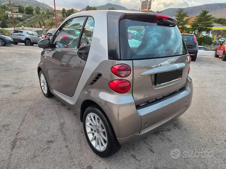Smart Fortwo 2010 photo 4