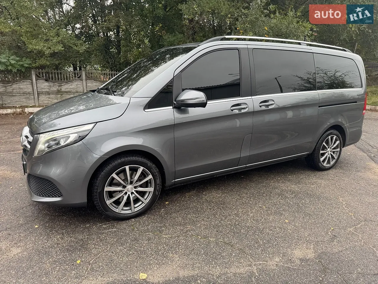 Mercedes-Benz V-Class 2019 photo 2