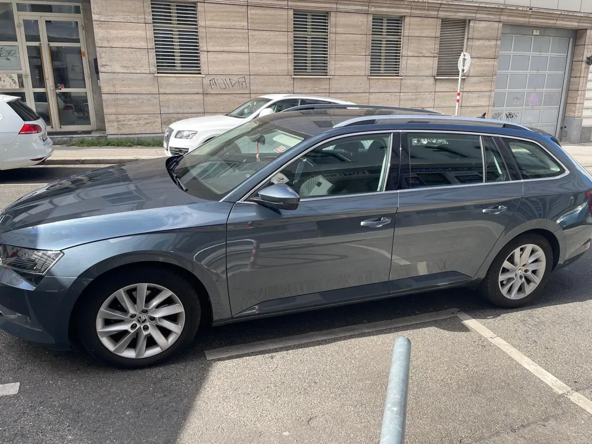 Skoda Superb 2019 photo 3