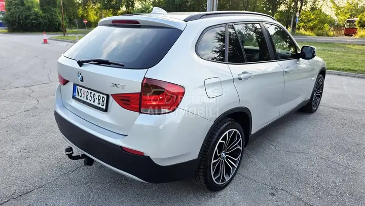 BMW X1 2011 photo 2
