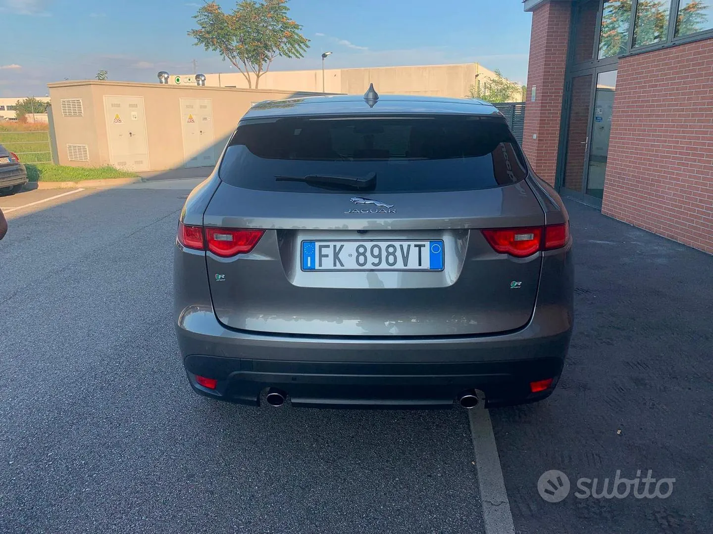 Jaguar F-Pace 2017 photo 4