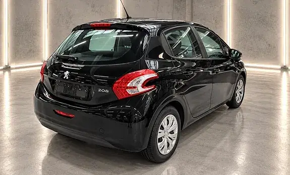 Peugeot 208 2015 photo 3
