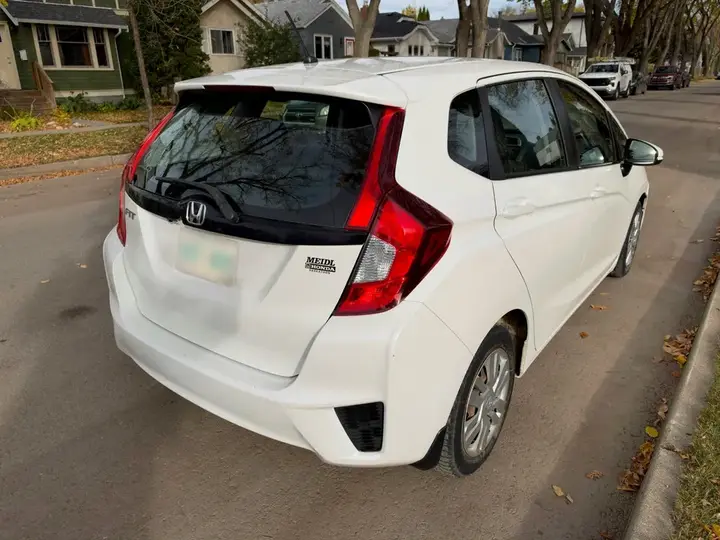 Honda Fit 2015 photo 2