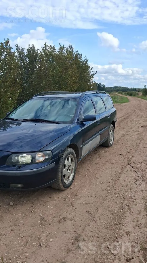 Volvo V70 2004 photo 3
