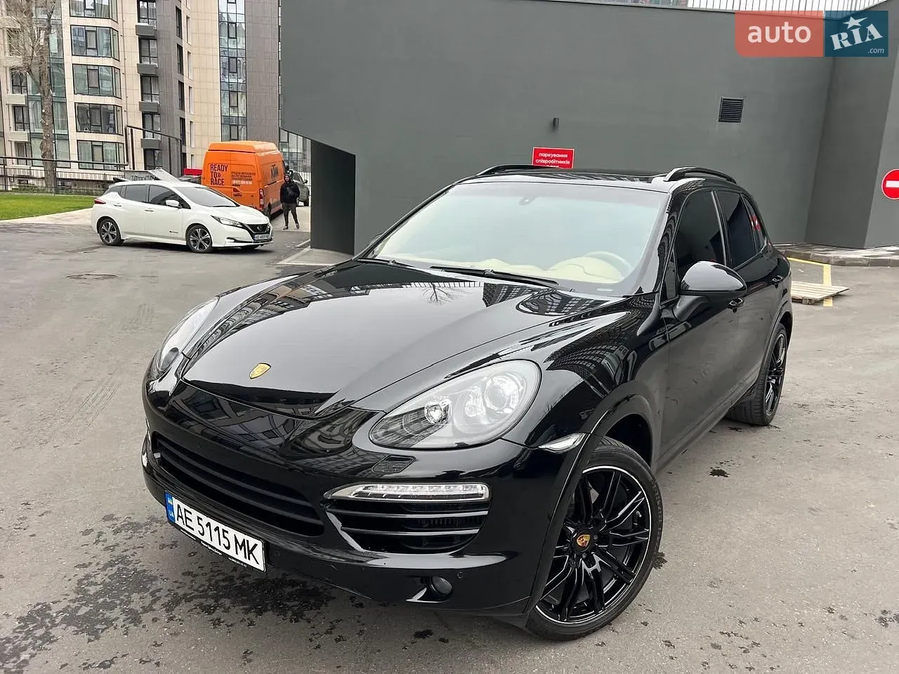 Porsche Cayenne 2013 photo 2