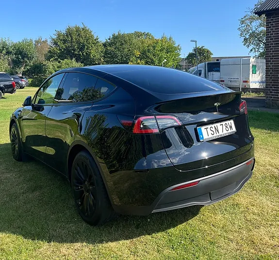 Tesla Model Y 2023 photo 3