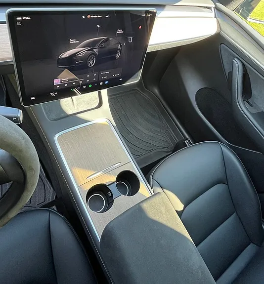 Tesla Model Y 2023 photo 5