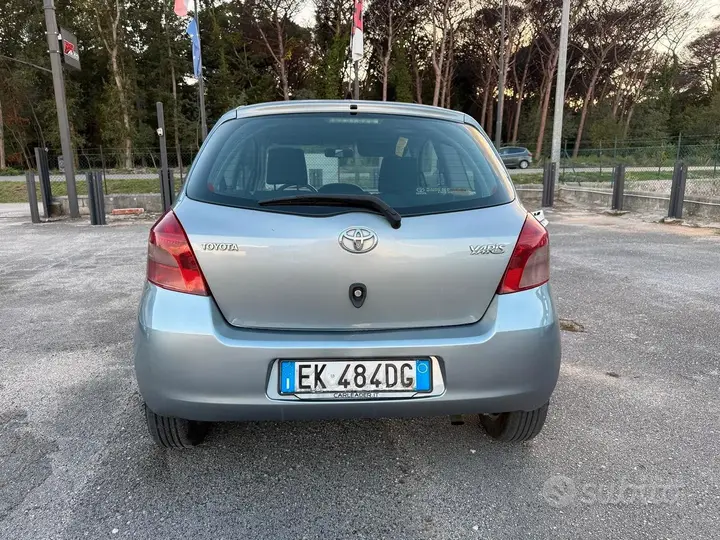 Toyota Yaris 2006 photo 5