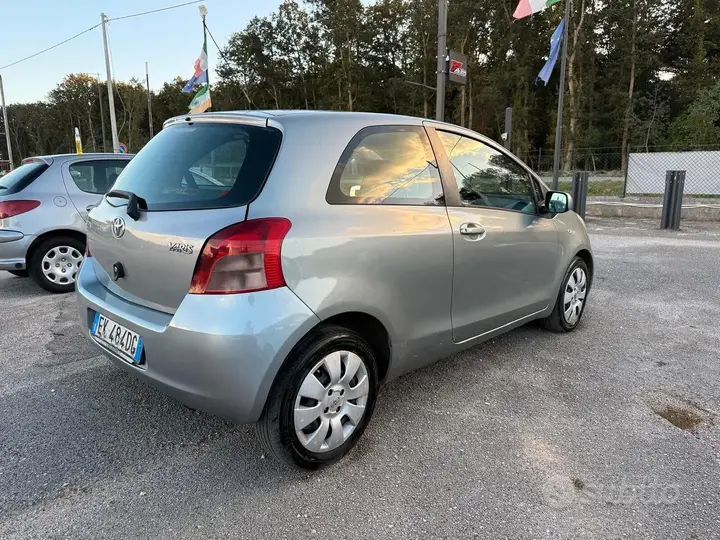 Toyota Yaris 2006 photo 4
