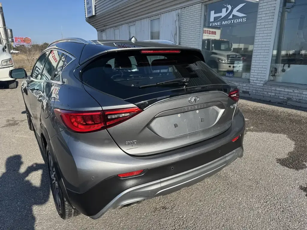 Infiniti Qx30 2017 photo 3