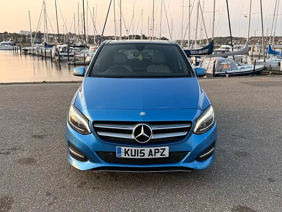 Mercedes-Benz B200 2016 photo 2