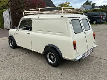 Mini Van photo 3