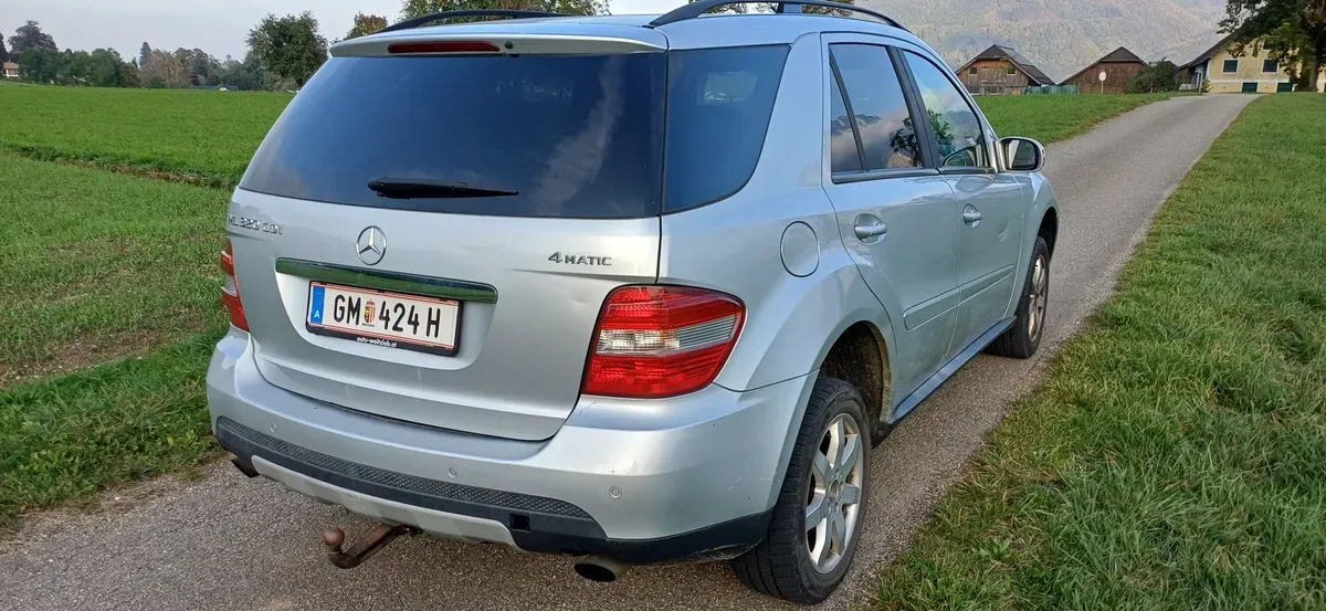 Mercedes-Benz M-Class 2009 photo 3