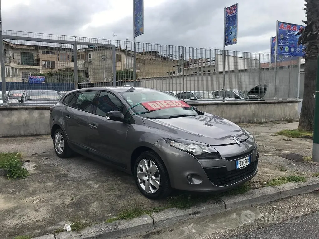 Renault Megane 2012 photo 2