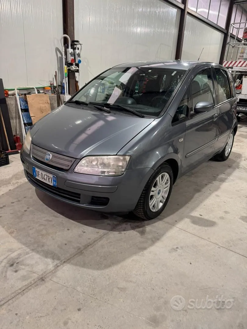 Fiat Idea 2006 photo 2