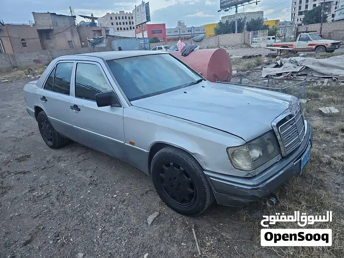 Mercedes-Benz E-Class 1993 photo 4