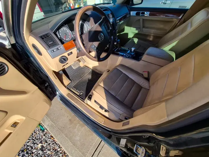 Volkswagen Touareg 2004 photo 2