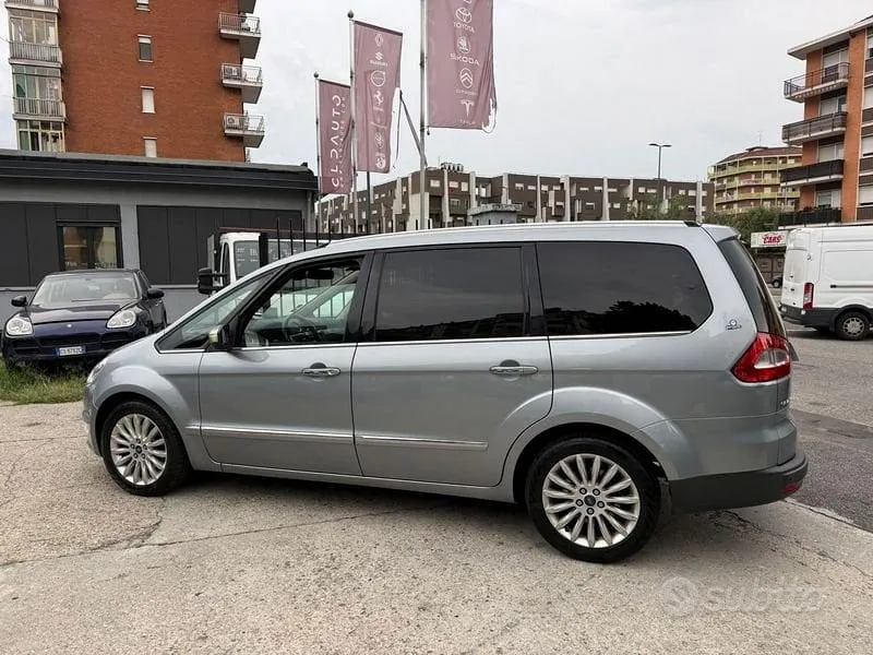 Ford Galaxy 2012 photo 4