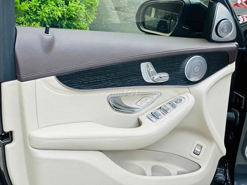 Mercedes-Benz Glc-Class 2020 photo 4