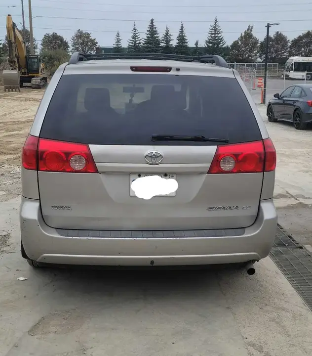 Toyota Sienna 2008 photo 2