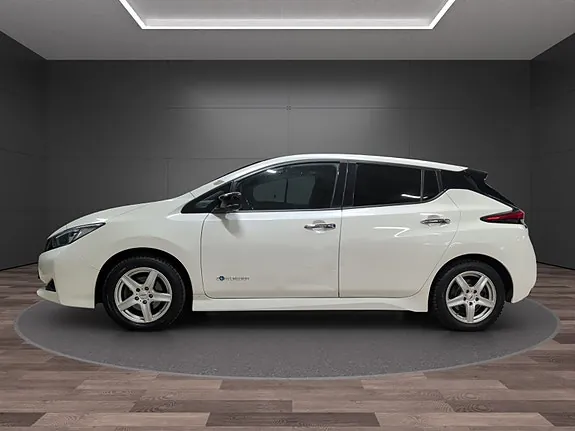 Nissan Leaf 2018 photo 2