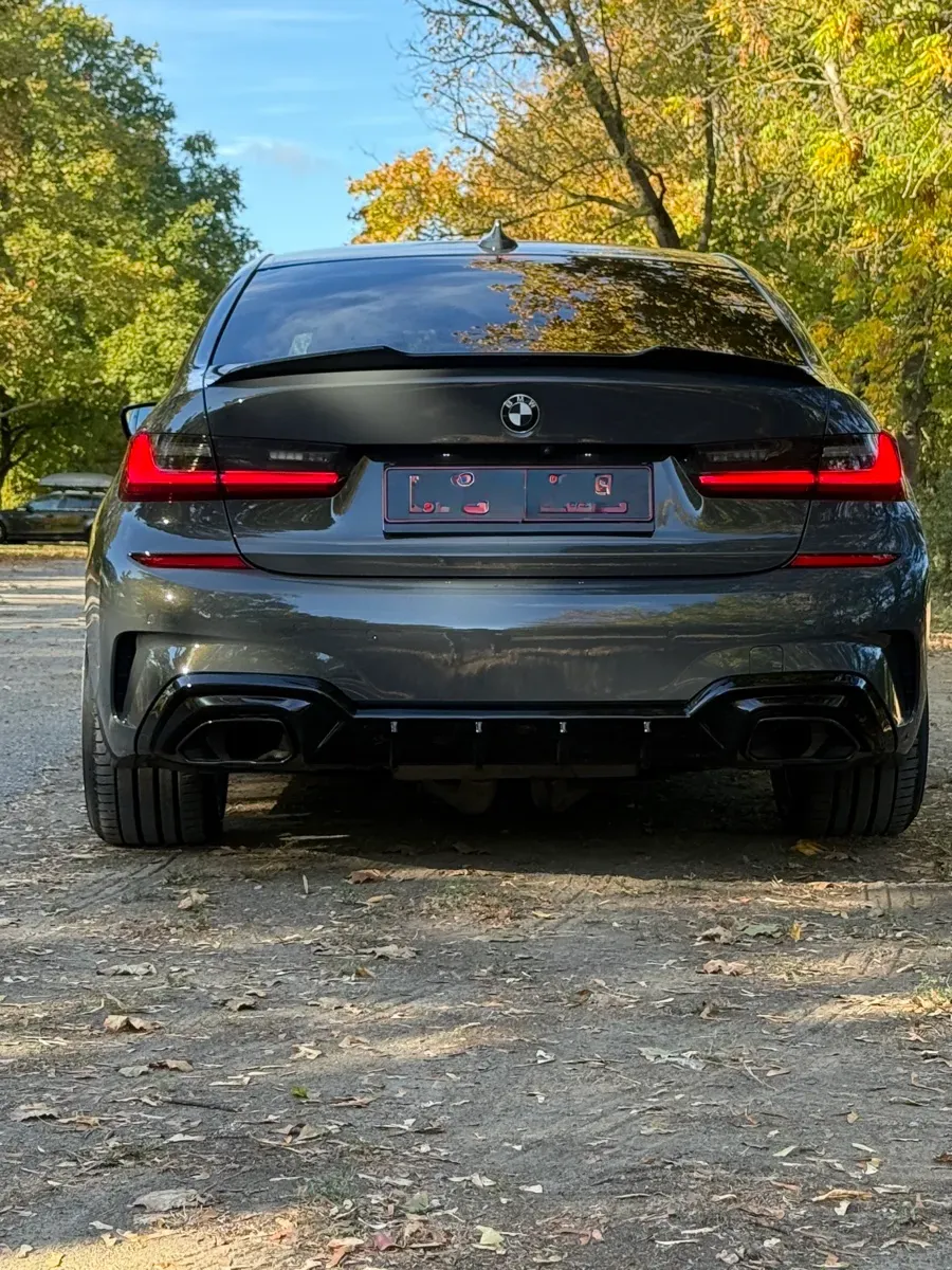 BMW 3 Series 2022 photo 2