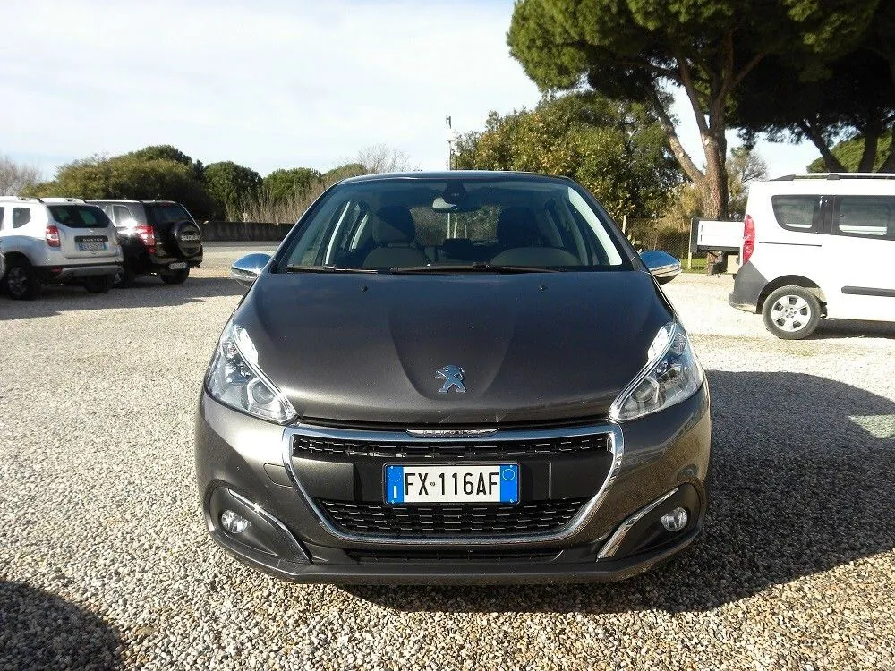 Peugeot 208 2019 photo 3