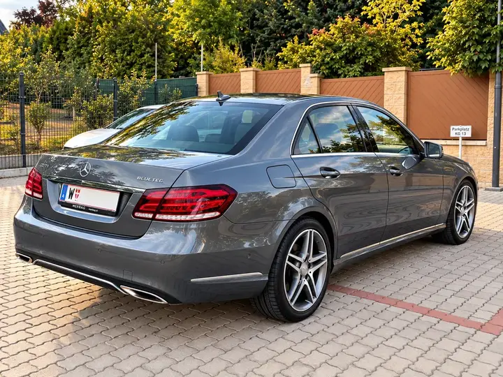 Mercedes-Benz E-Class 2015 photo 2