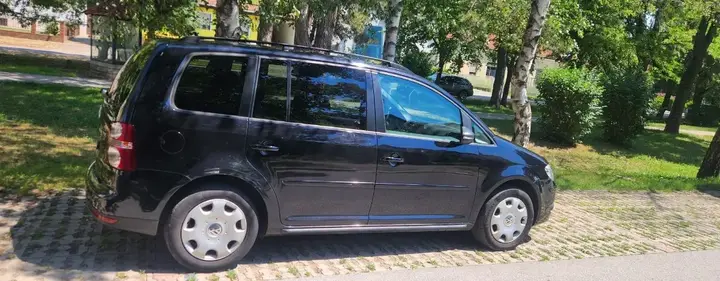 Volkswagen Touran 2009 photo 3