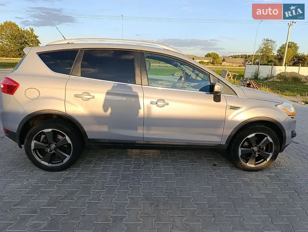 Ford Kuga 2010 photo 3
